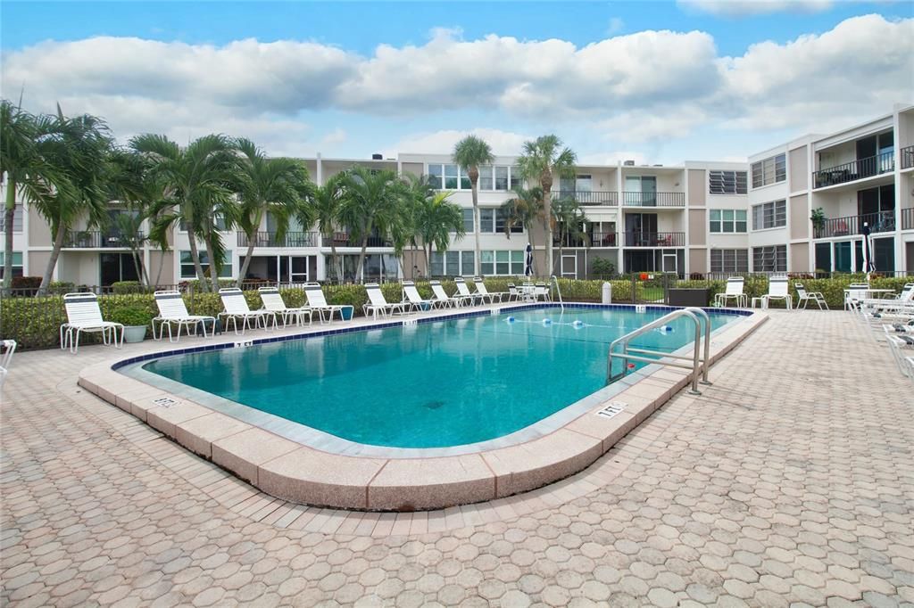 For Rent: $2,500 (2 beds, 2 baths, 1110 Square Feet)