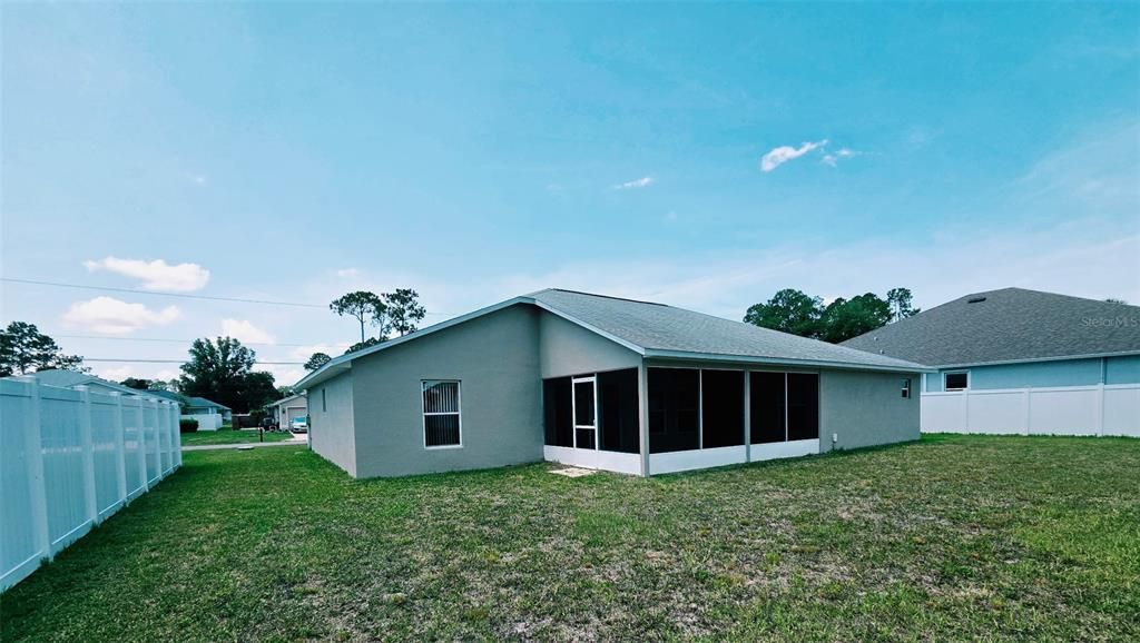 For Rent: $1,750 (3 beds, 2 baths, 1442 Square Feet)