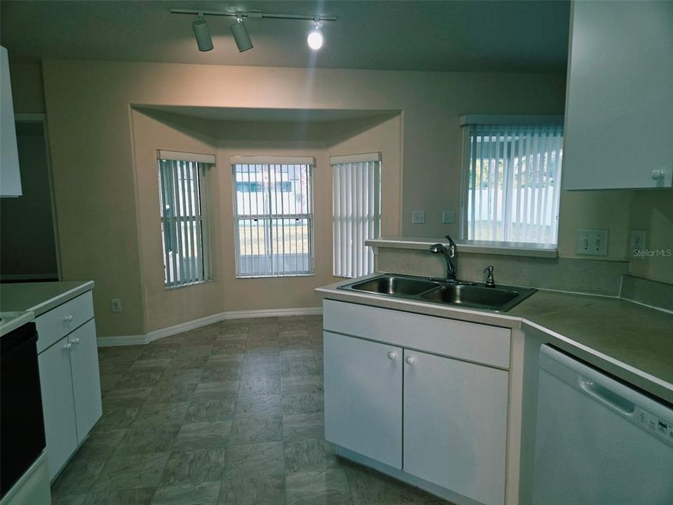 For Rent: $1,750 (3 beds, 2 baths, 1442 Square Feet)