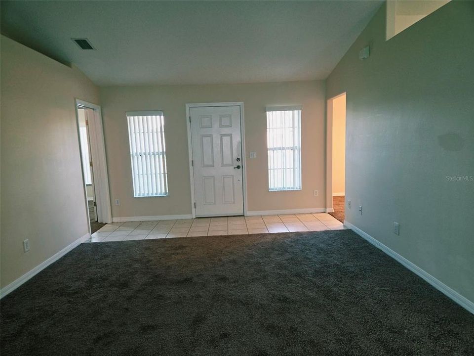 For Rent: $1,750 (3 beds, 2 baths, 1442 Square Feet)