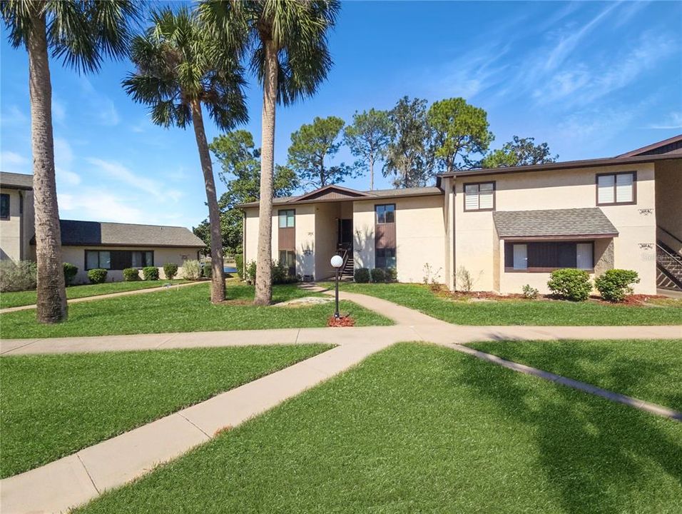 For Sale: $110,000 (1 beds, 1 baths, 822 Square Feet)