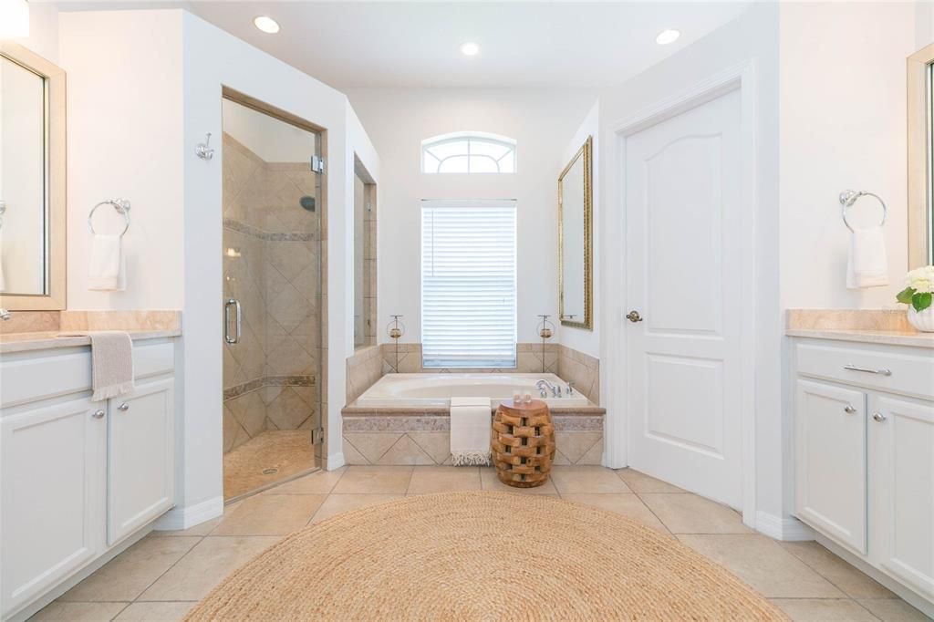 For Sale: $939,000 (4 beds, 4 baths, 3538 Square Feet)