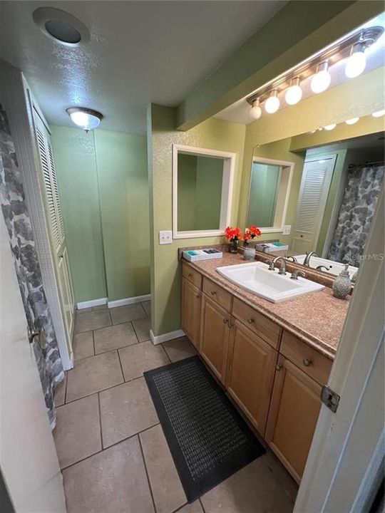 For Rent: $2,500 (2 beds, 2 baths, 1300 Square Feet)