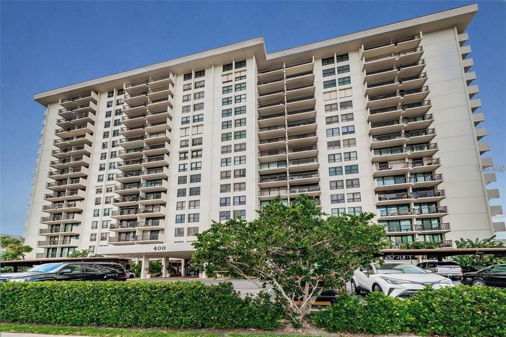 For Rent: $2,500 (2 beds, 2 baths, 1300 Square Feet)
