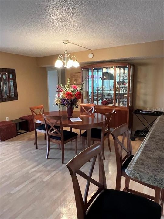 For Rent: $2,500 (2 beds, 2 baths, 1300 Square Feet)