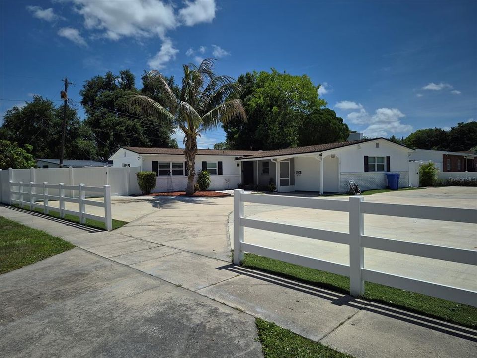 For Rent: $3,595 (3 beds, 2 baths, 2034 Square Feet)