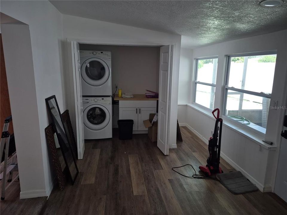 For Rent: $3,595 (3 beds, 2 baths, 2034 Square Feet)