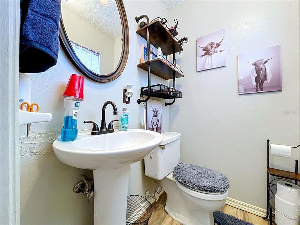 For Sale: $244,900 (3 beds, 1 baths, 1107 Square Feet)