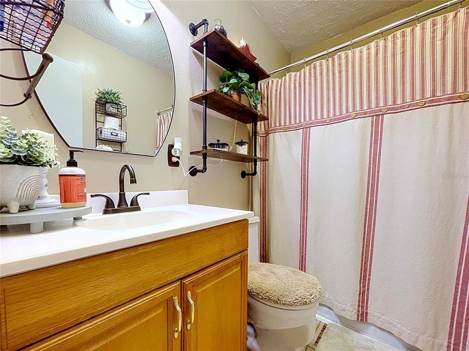 For Sale: $244,900 (3 beds, 1 baths, 1107 Square Feet)