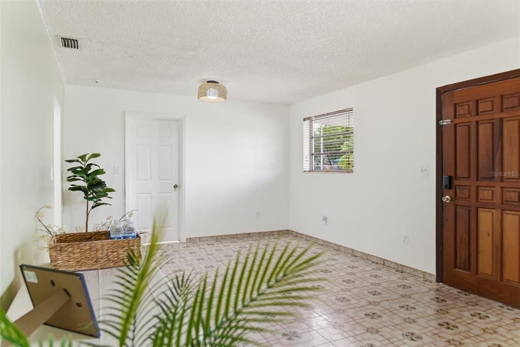 En Venta: $950,000 (8 camas, 0 baños, 3188 Pies cuadrados)