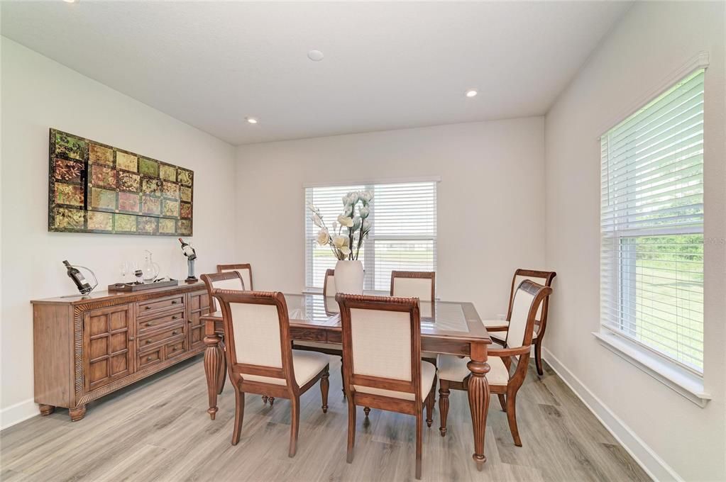 For Sale: $525,000 (4 beds, 3 baths, 2550 Square Feet)