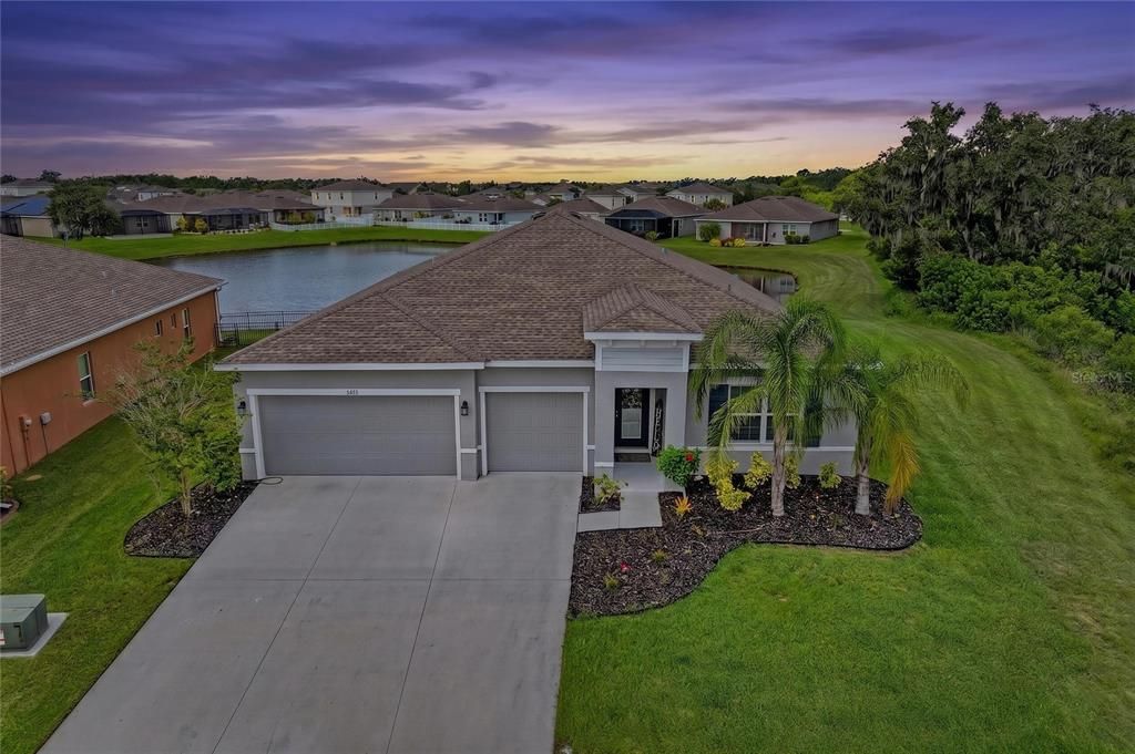 For Sale: $525,000 (4 beds, 3 baths, 2550 Square Feet)