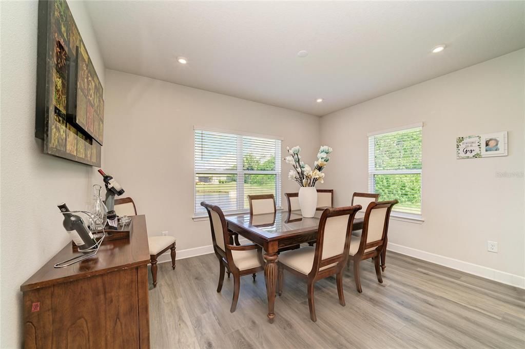 For Sale: $525,000 (4 beds, 3 baths, 2550 Square Feet)
