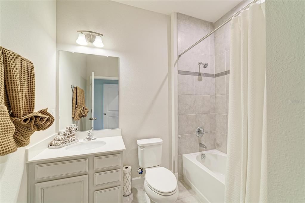 For Sale: $525,000 (4 beds, 3 baths, 2550 Square Feet)