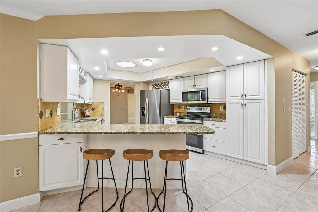 На продажу: $499,900 (3 спален, 2 ванн, 2155 Квадратных фут)