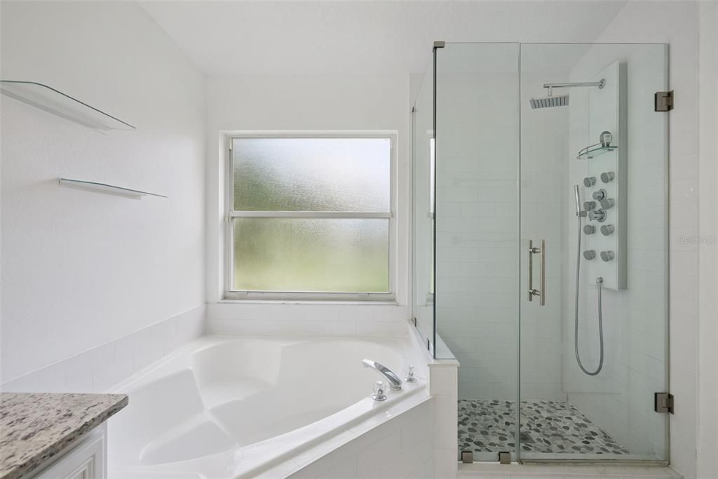 For Sale: $490,000 (3 beds, 2 baths, 1650 Square Feet)