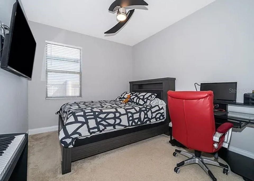 For Rent: $2,800 (4 beds, 2 baths, 2112 Square Feet)