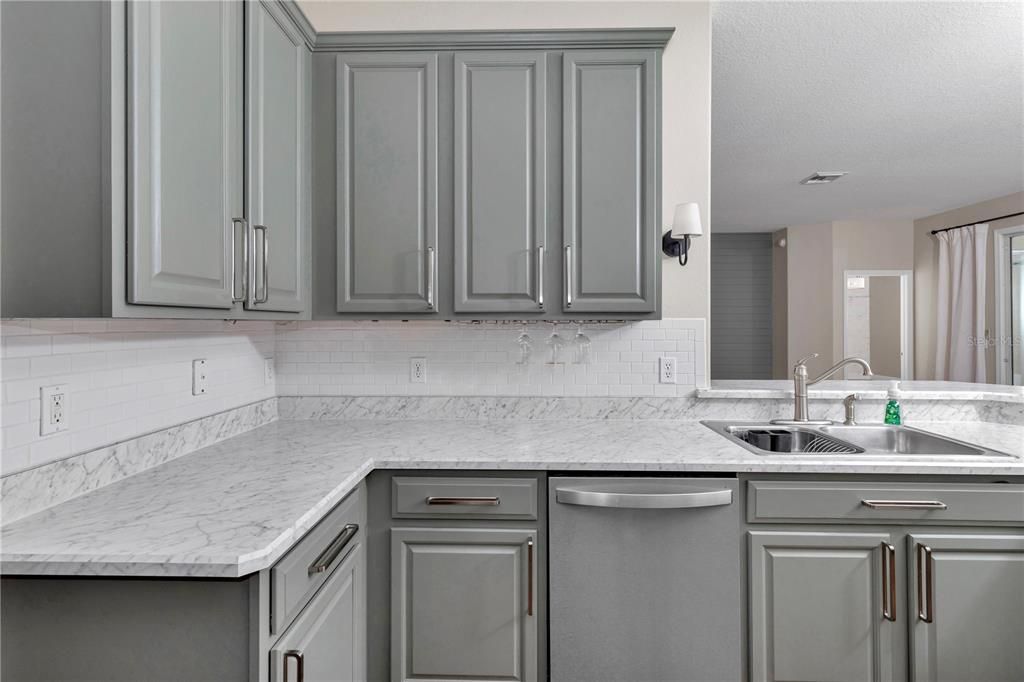 For Sale: $370,000 (4 beds, 3 baths, 2303 Square Feet)