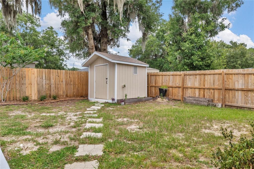 For Sale: $370,000 (4 beds, 3 baths, 2303 Square Feet)