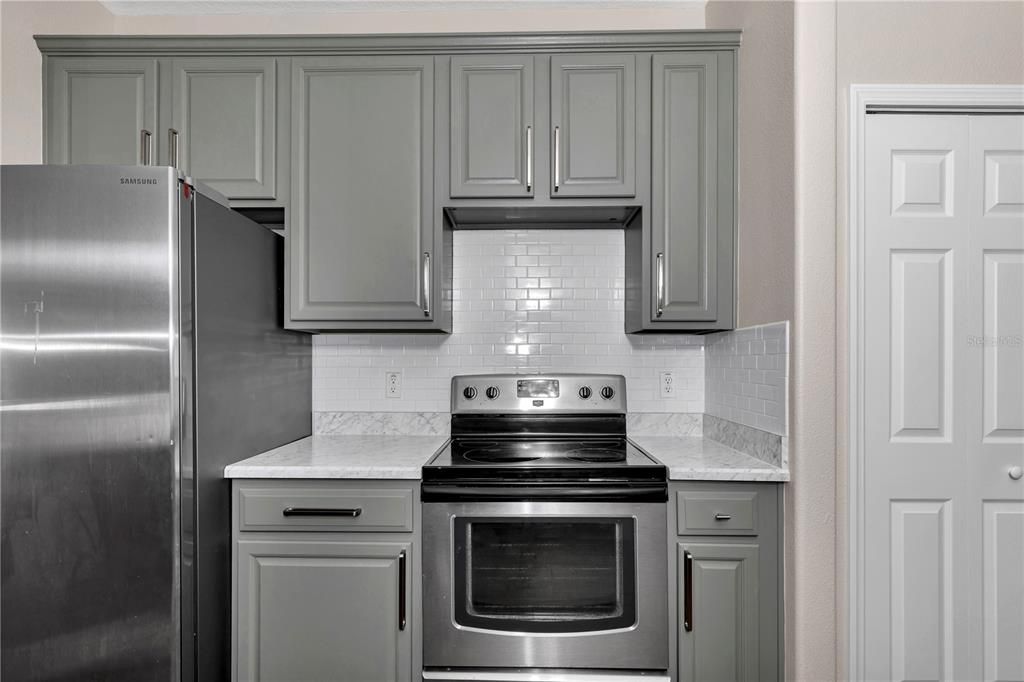 For Sale: $370,000 (4 beds, 3 baths, 2303 Square Feet)