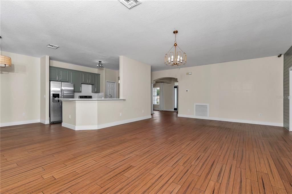 For Sale: $370,000 (4 beds, 3 baths, 2303 Square Feet)