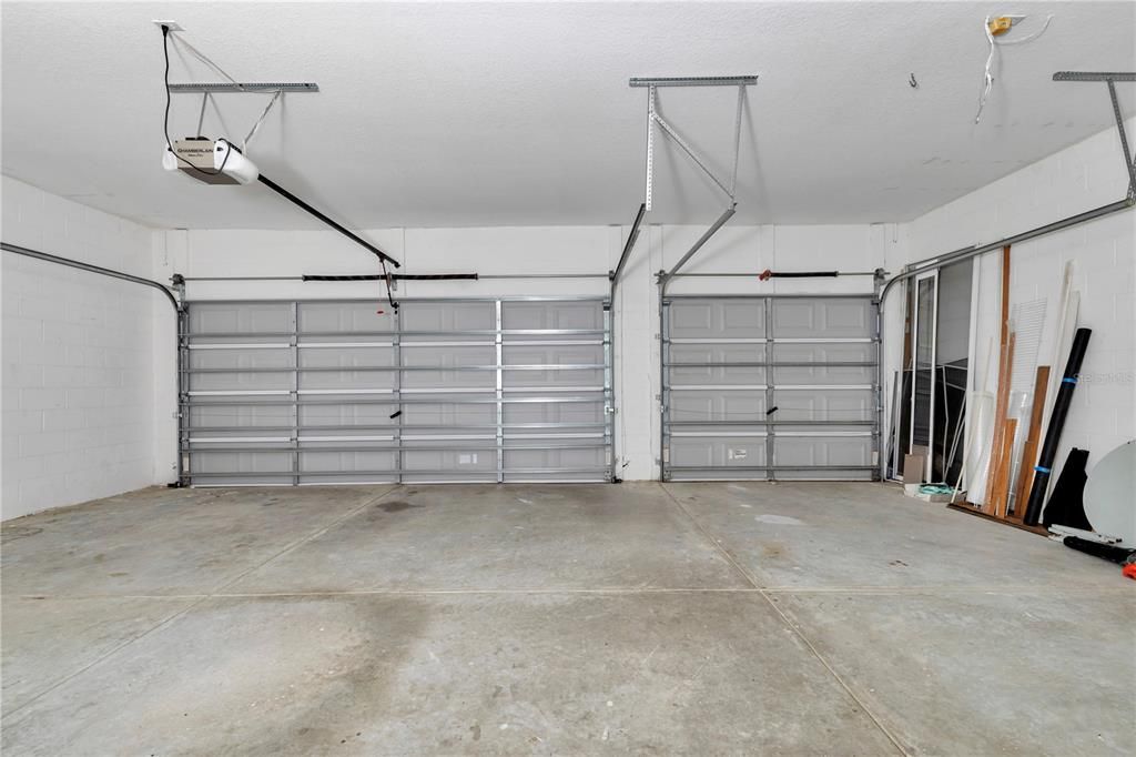 For Sale: $370,000 (4 beds, 3 baths, 2303 Square Feet)