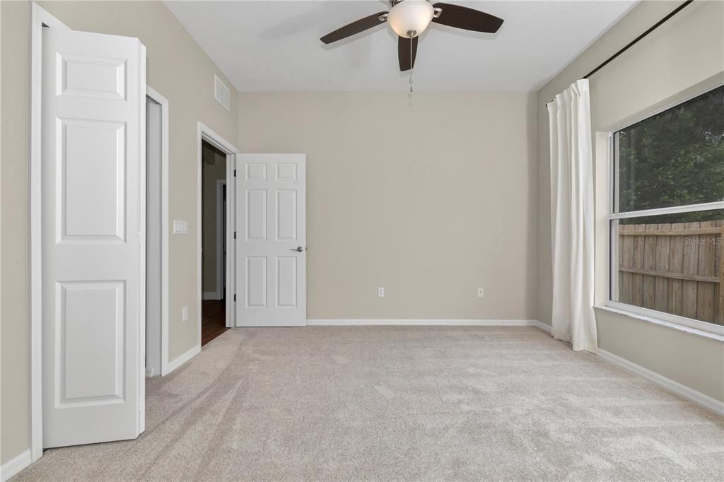 For Sale: $370,000 (4 beds, 3 baths, 2303 Square Feet)