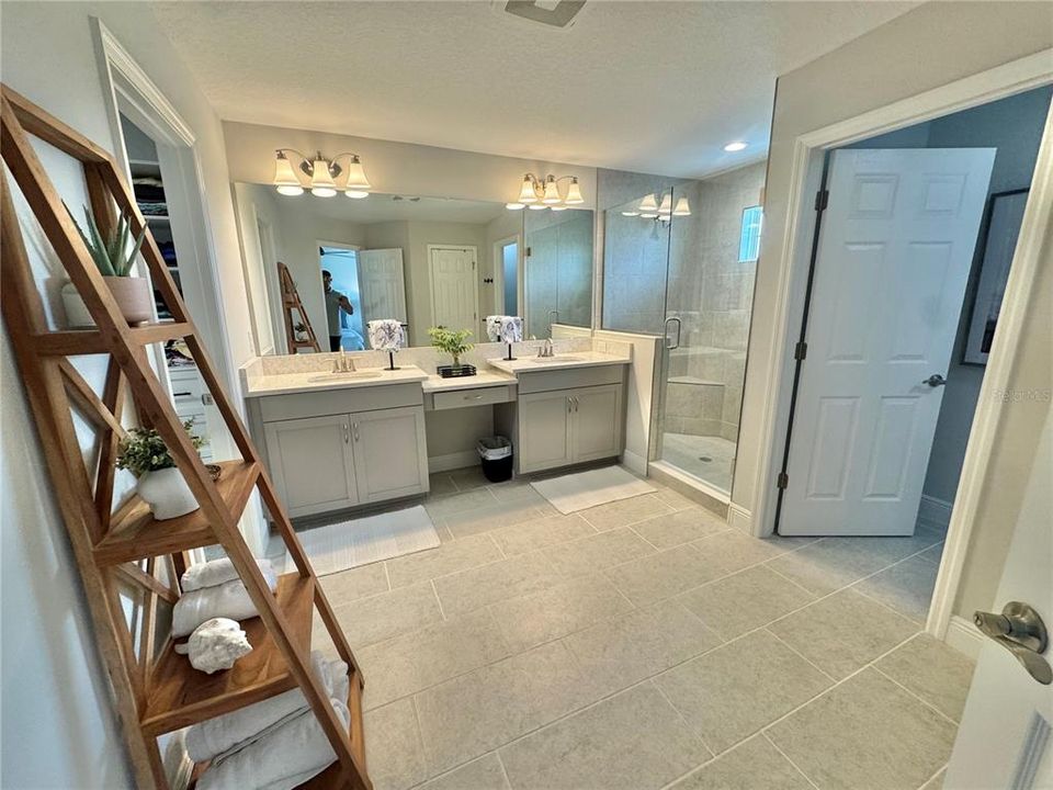 For Sale: $775,000 (5 beds, 3 baths, 3373 Square Feet)