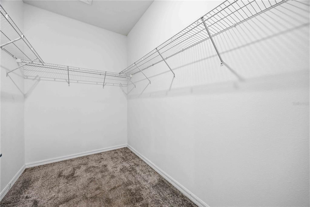 For Rent: $2,175 (4 beds, 2 baths, 1896 Square Feet)