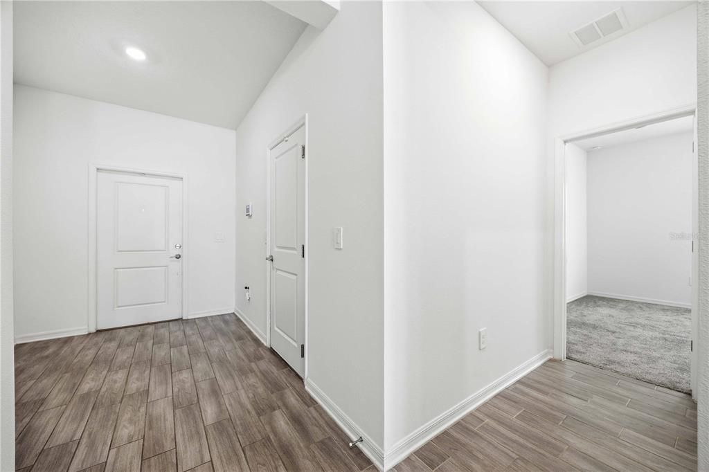 For Rent: $2,175 (4 beds, 2 baths, 1896 Square Feet)