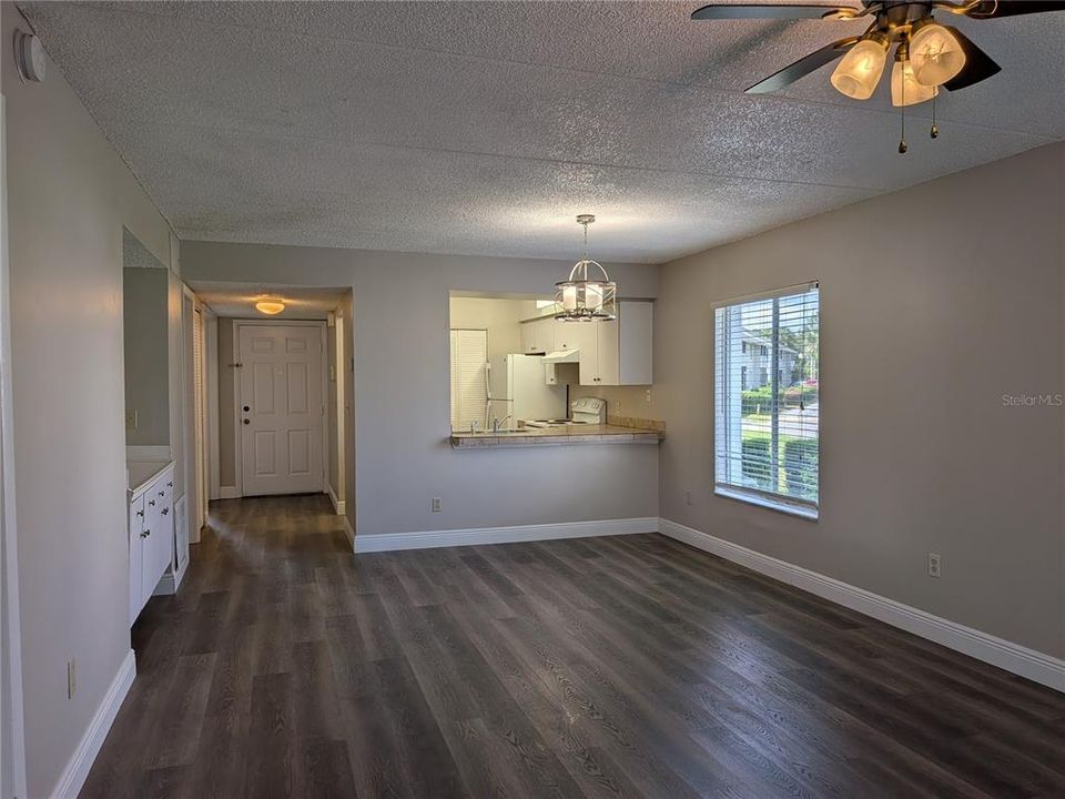 For Sale: $168,900 (2 beds, 2 baths, 980 Square Feet)