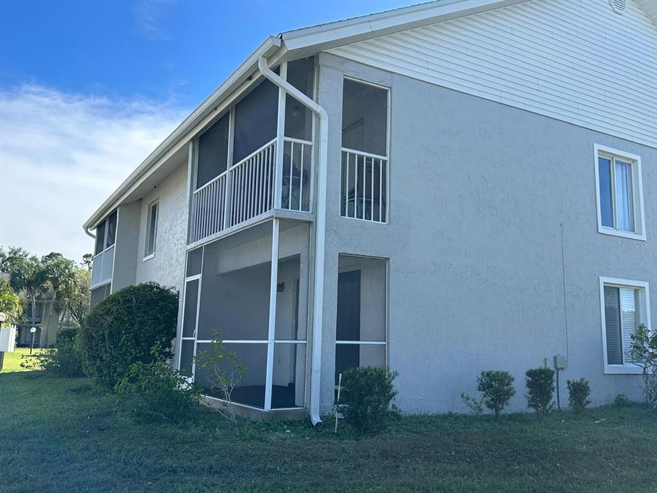 For Sale: $168,900 (2 beds, 2 baths, 980 Square Feet)