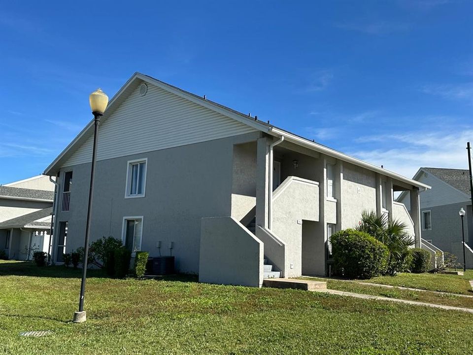 For Sale: $168,900 (2 beds, 2 baths, 980 Square Feet)