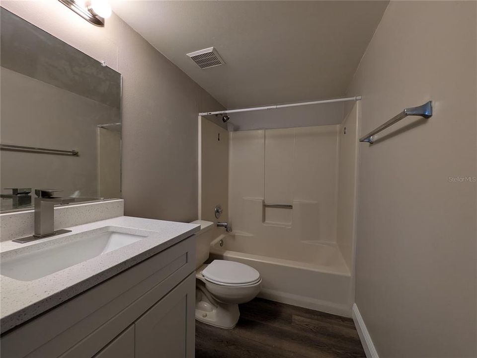 For Sale: $168,900 (2 beds, 2 baths, 980 Square Feet)
