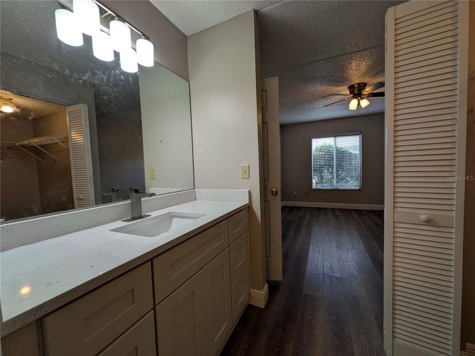 For Sale: $168,900 (2 beds, 2 baths, 980 Square Feet)