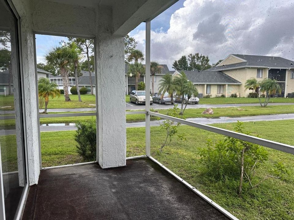 For Sale: $168,900 (2 beds, 2 baths, 980 Square Feet)