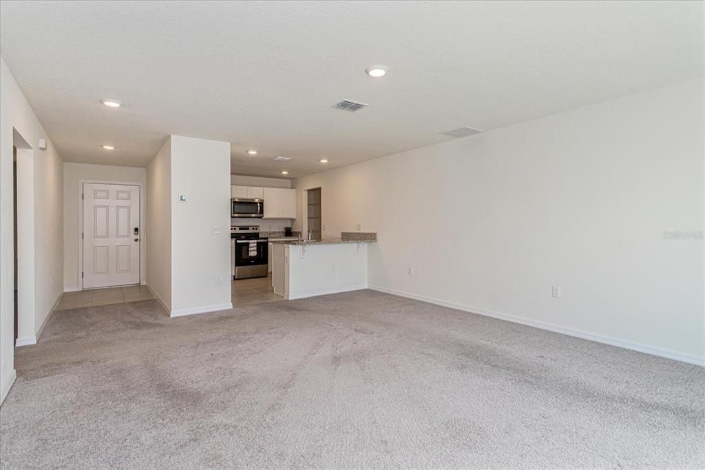 For Rent: $1,930 (3 beds, 2 baths, 1250 Square Feet)