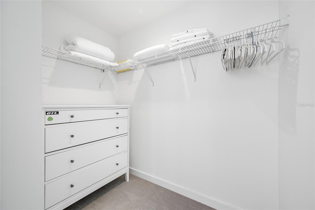 For Rent: $5,500 (3 beds, 2 baths, 1902 Square Feet)