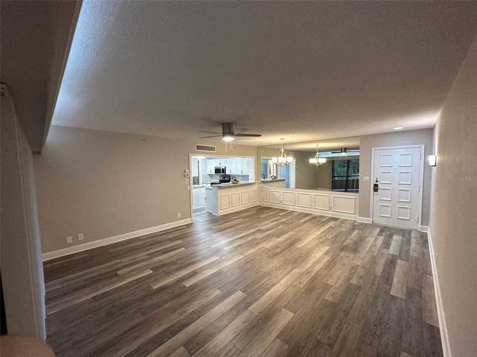 For Rent: $2,000 (1 beds, 1 baths, 825 Square Feet)
