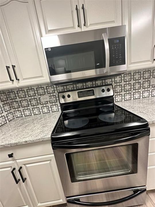 For Rent: $2,000 (1 beds, 1 baths, 825 Square Feet)