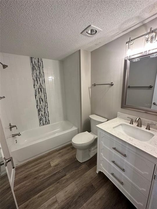 For Rent: $2,000 (1 beds, 1 baths, 825 Square Feet)