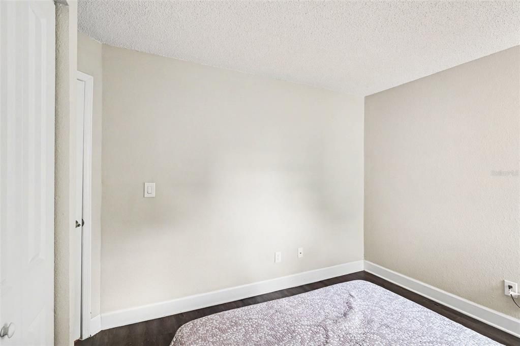 For Sale: $135,000 (2 beds, 2 baths, 930 Square Feet)