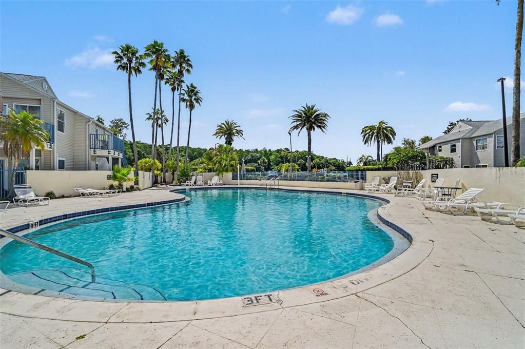 For Sale: $135,000 (2 beds, 2 baths, 930 Square Feet)