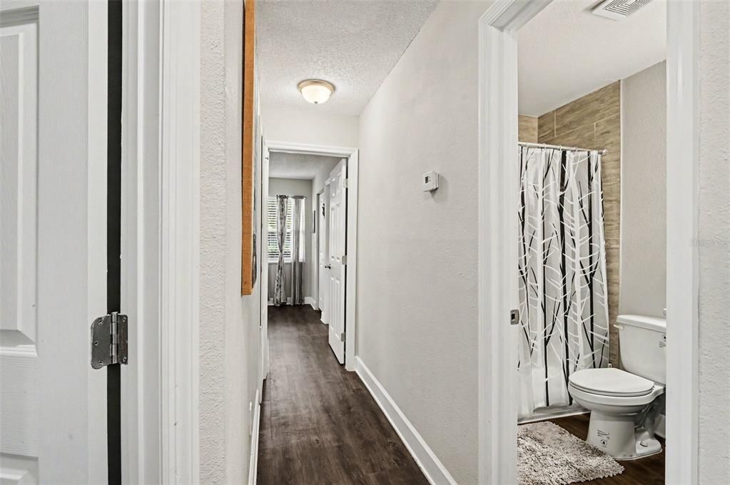 For Sale: $135,000 (2 beds, 2 baths, 930 Square Feet)