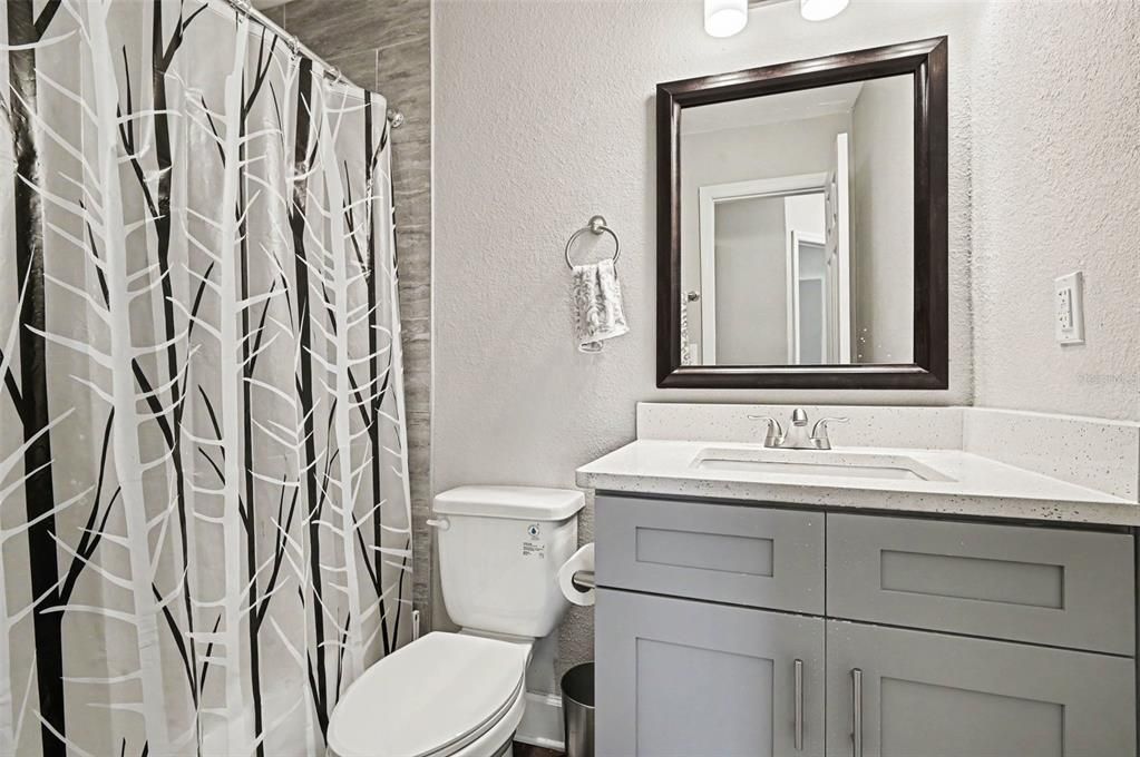 For Sale: $135,000 (2 beds, 2 baths, 930 Square Feet)