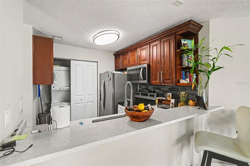 For Sale: $135,000 (2 beds, 2 baths, 930 Square Feet)