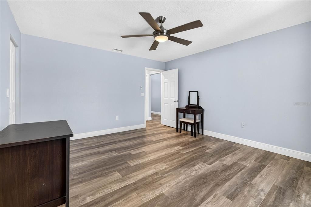 For Sale: $414,000 (3 beds, 2 baths, 1333 Square Feet)