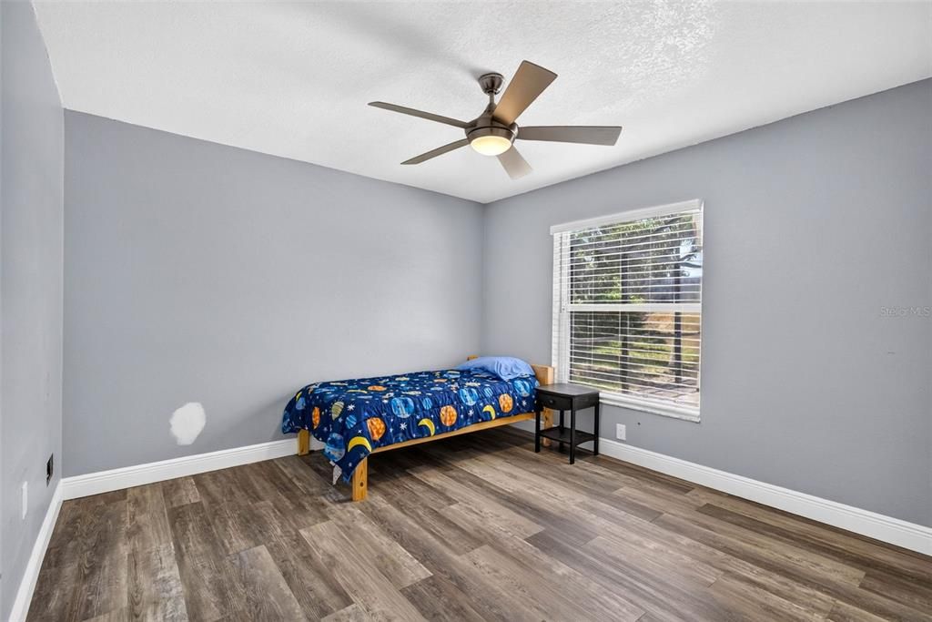 For Sale: $414,000 (3 beds, 2 baths, 1333 Square Feet)