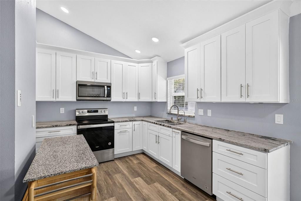For Sale: $414,000 (3 beds, 2 baths, 1333 Square Feet)