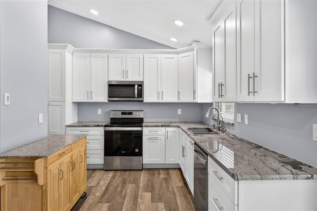 For Sale: $414,000 (3 beds, 2 baths, 1333 Square Feet)